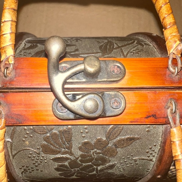 Vintage Wooden Small Purse with Metal Closure - Picture 10 of 15